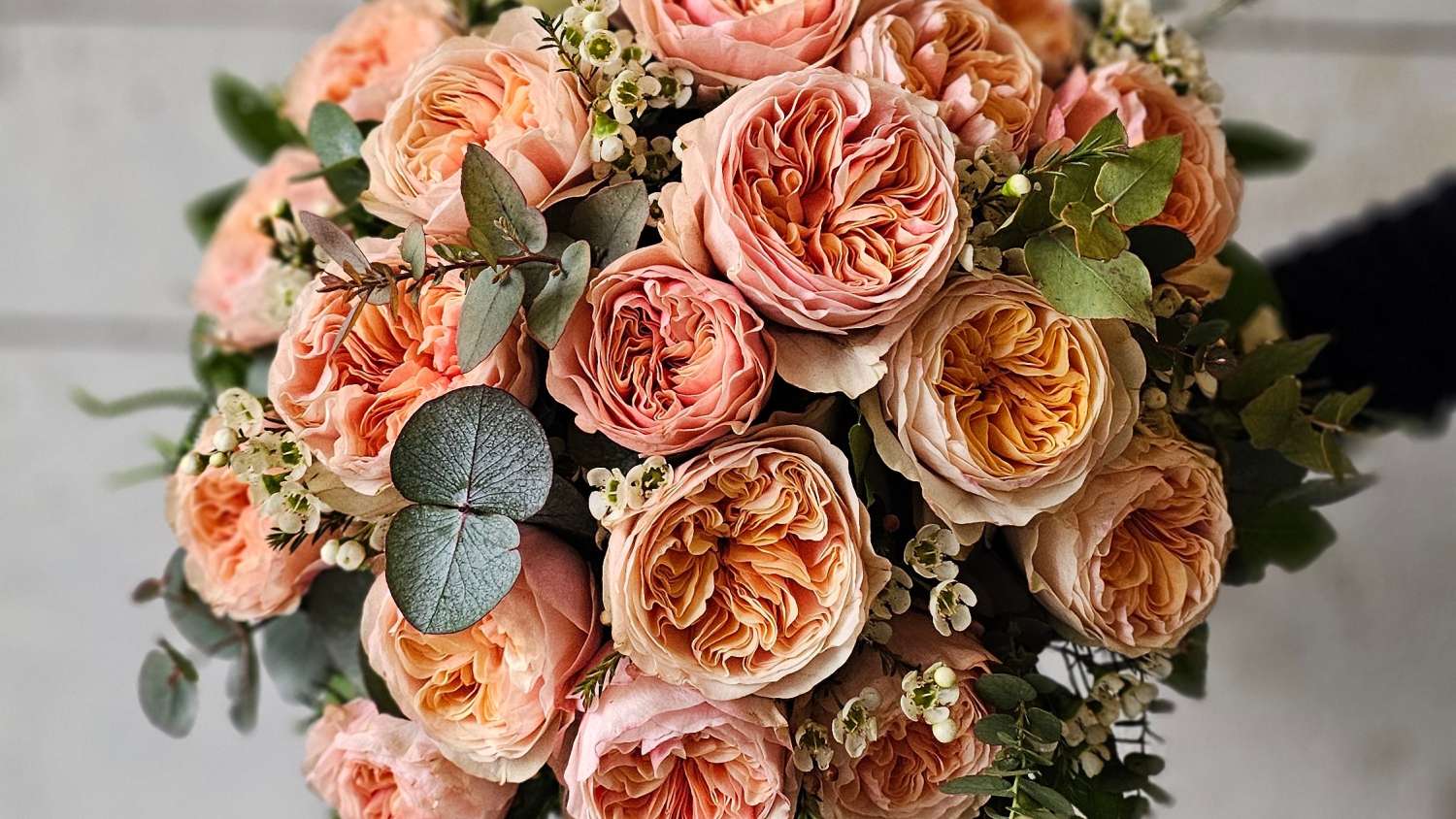 Blumensträusse und Gestecke aus Zürich – frisch gebunden